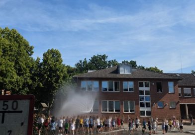 26.06.2026 Feuerwehr sorgt für Abkühlung an Grundschulen