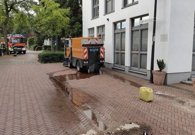 14.09.2026: Hydrauliköl nach technischem Defekt ausgelaufen